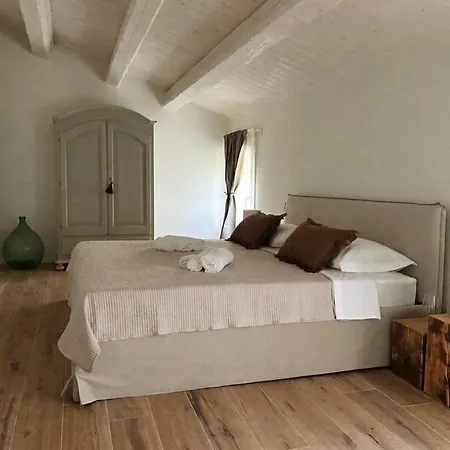 Casale 325 Oda ve Kahvaltı 3*